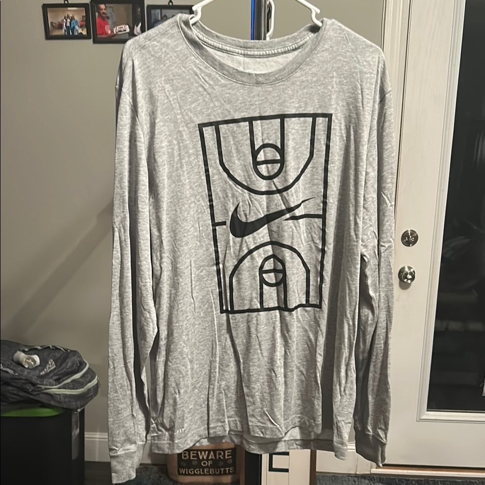 Nike Heather Gray Basketball Graphic Long Sleeve